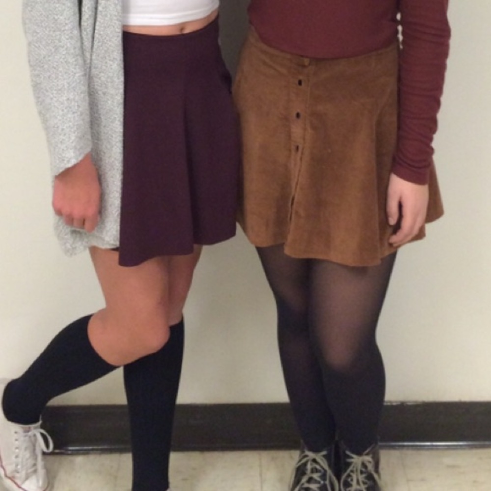 Brandy Melville Maroon Skater Skirt Size Small